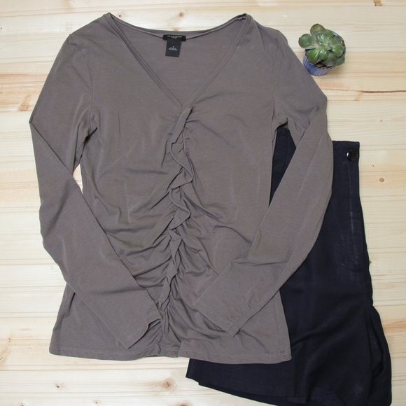 Ann Taylor V-Neck Longsleeve Tee - Picture 1 of 3